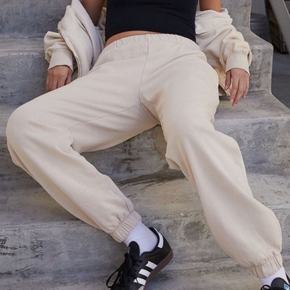 Brandy Melville beige cream sweatpants
